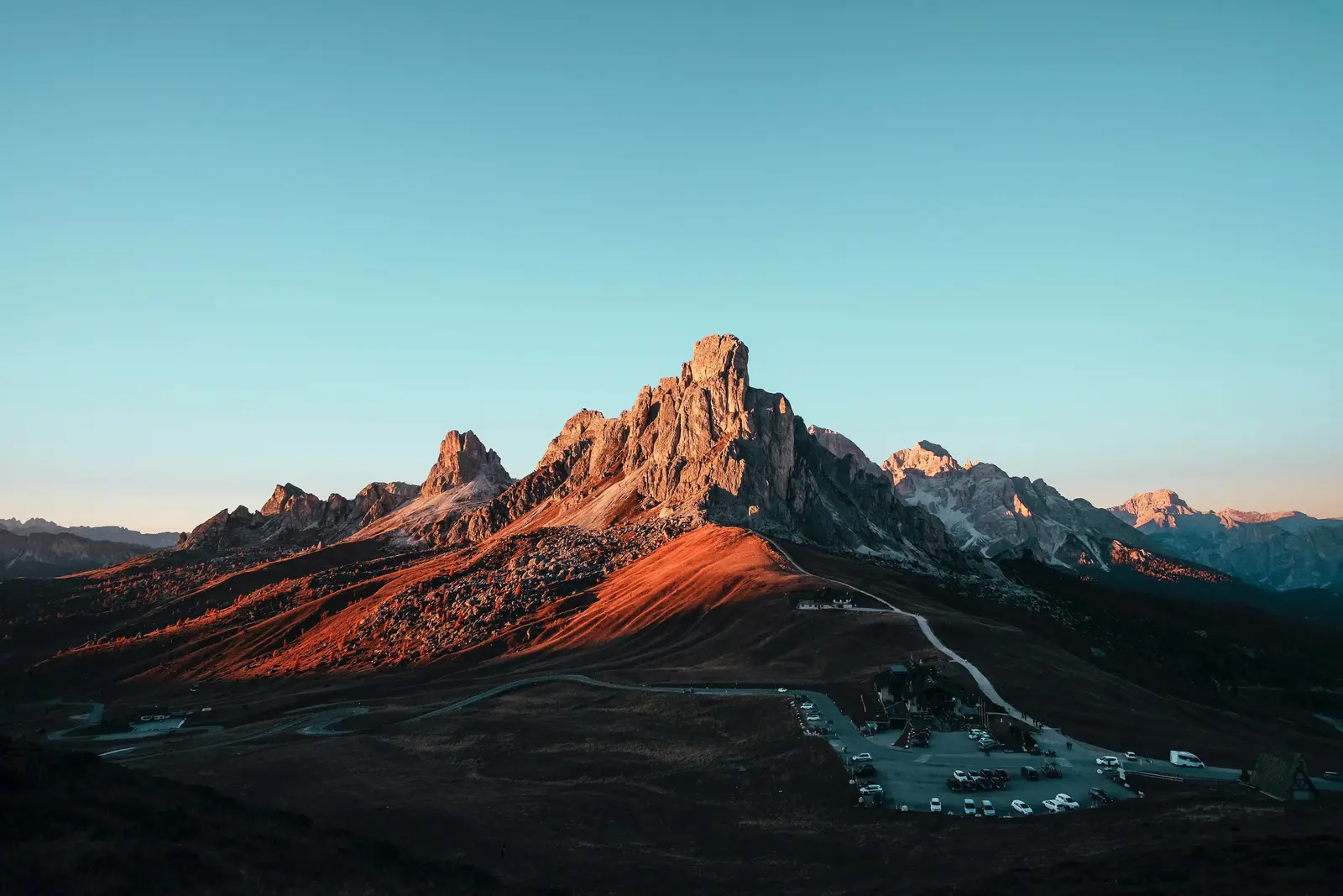 Image from cristina-gottardi-CSpjU6hYo_0-unsplash.com Cristina Gottardi