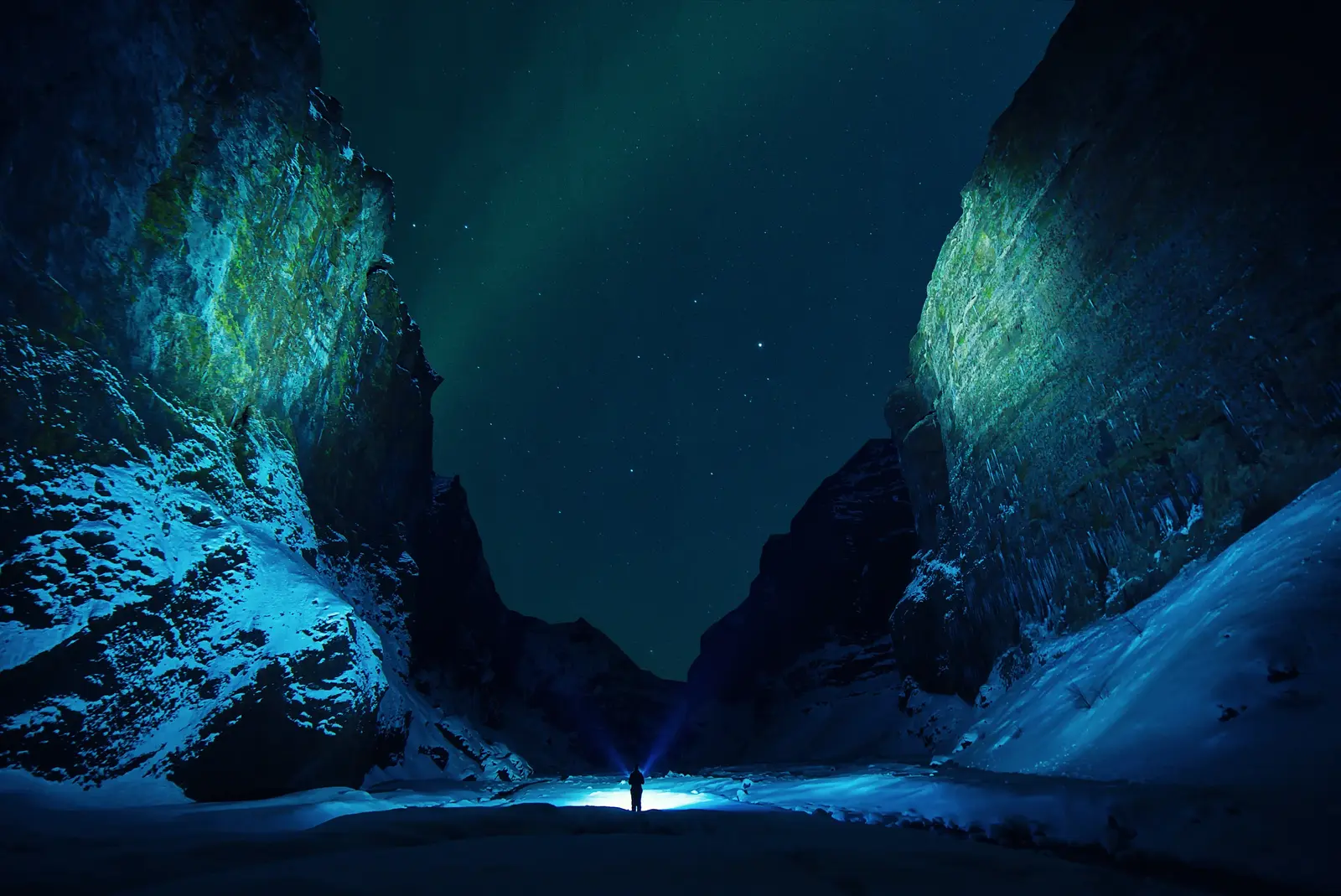 Image from jonatan-pie-3l3RwQdHRHg-unsplash.com Jonatan Pie